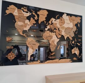 карта на чорному акрилі1